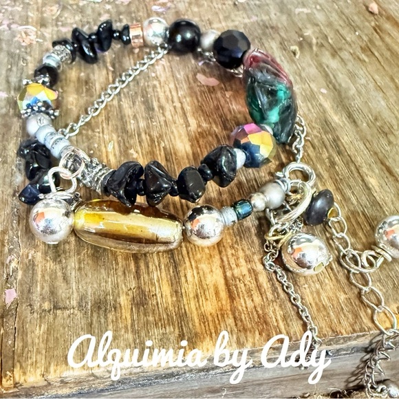 Wrap bracelet stack with crystals and onyx - Picture 2 of 2